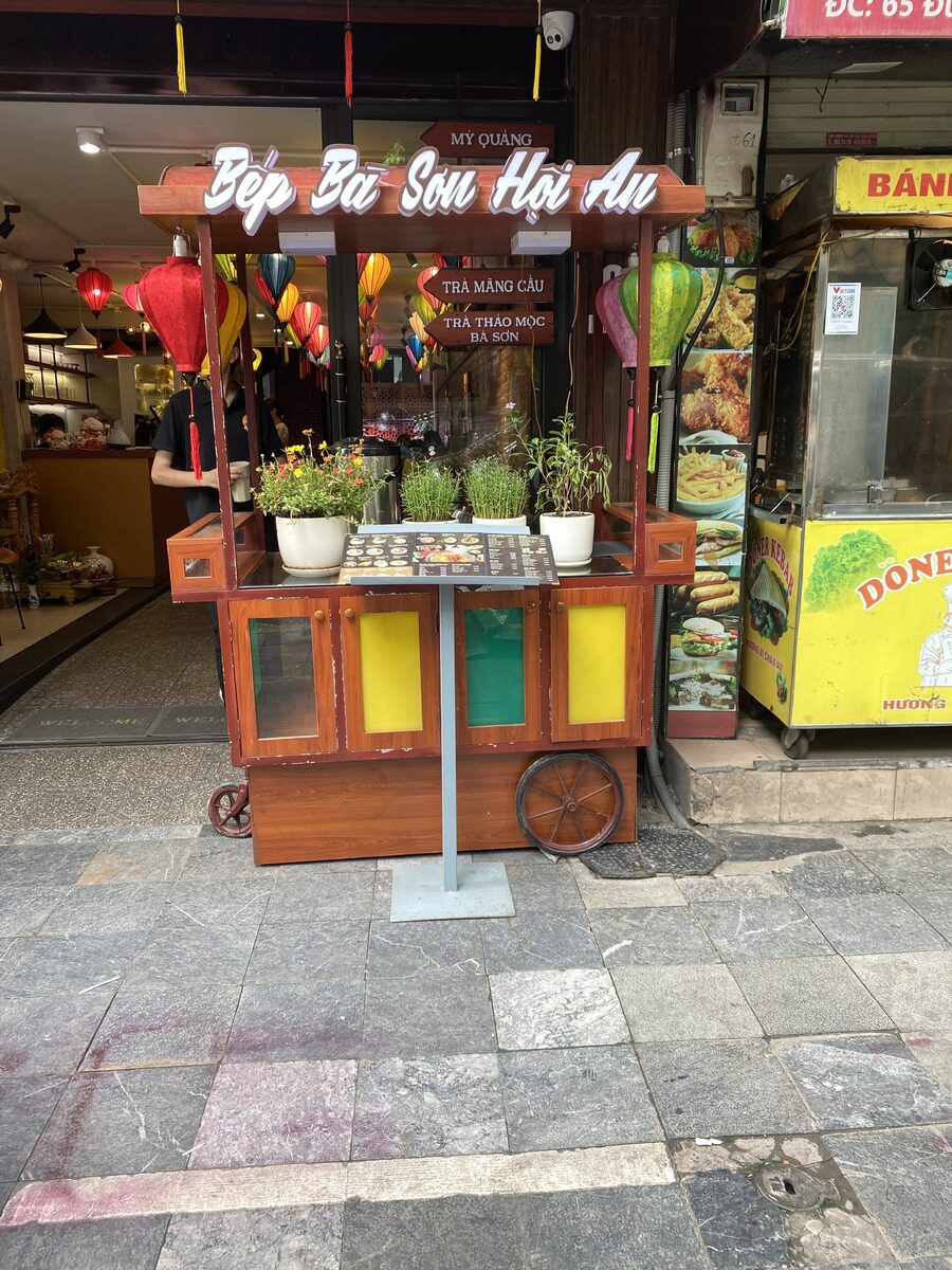 Biển phụ và xe menu Bếp Bà Sơn Hội An