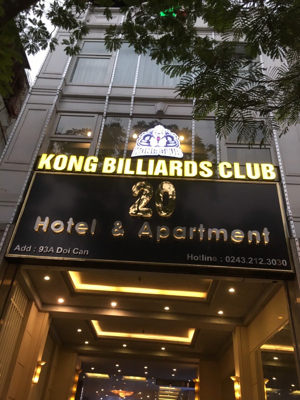Biển hộp đèn và chữ nổi Kong Billiards Club