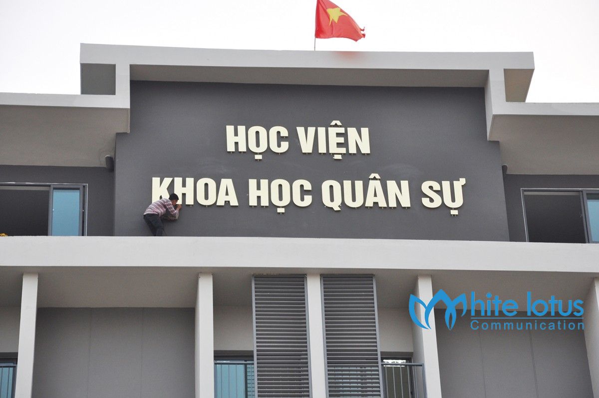 Thi công chữ nổi và bảng hiệu khu vực Ba Đình